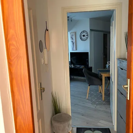 Golden On The 3rd Floor Apartment *