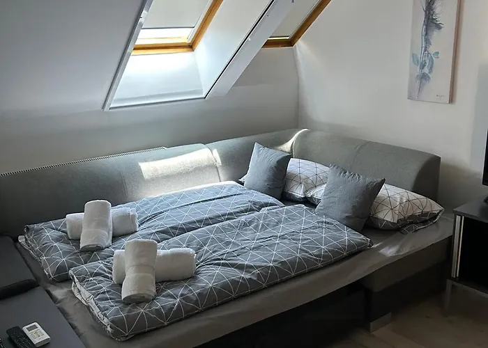 Golden On The 3rd Floor Апартаменты Надьканижа