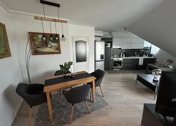 Golden On The 3rd Floor Апартаменты *